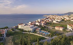 Beach Hotel  3*